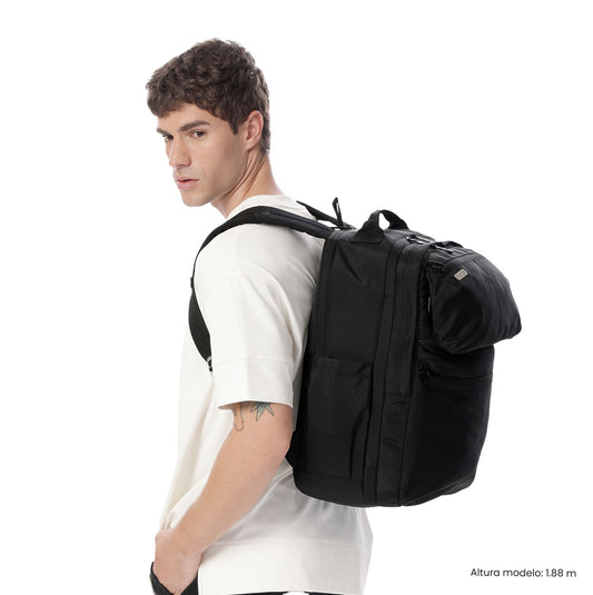 Mochila de viagem grande preta Elan Travel
